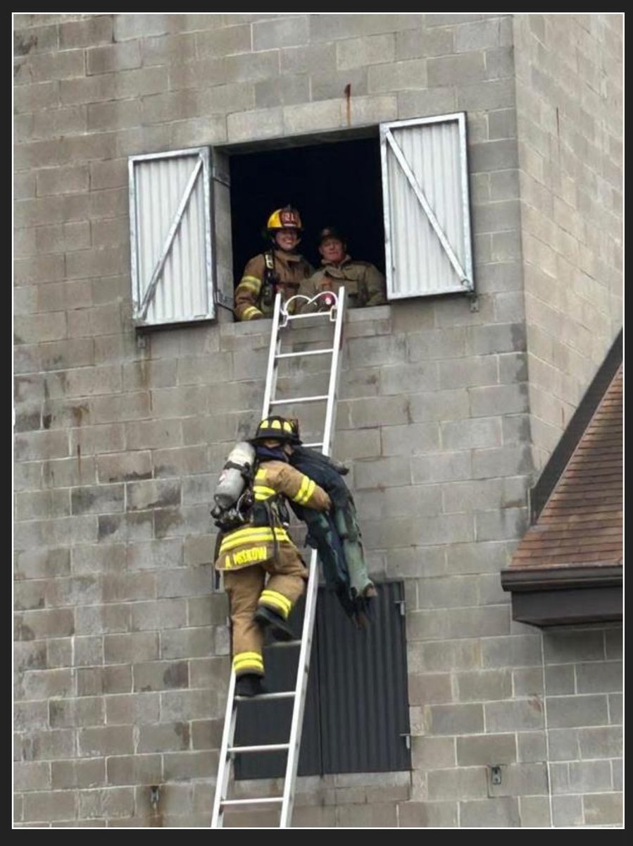 ctvfc21's tweet photo. The entry level program was working on firefighter survival and we are also hosting our first proboard driver operator for engine and aerial. 
We have several new recruits in the entry level program as well as our instructors from Cranberry teaching it. https://t.co/9Ud4Lr6NkM