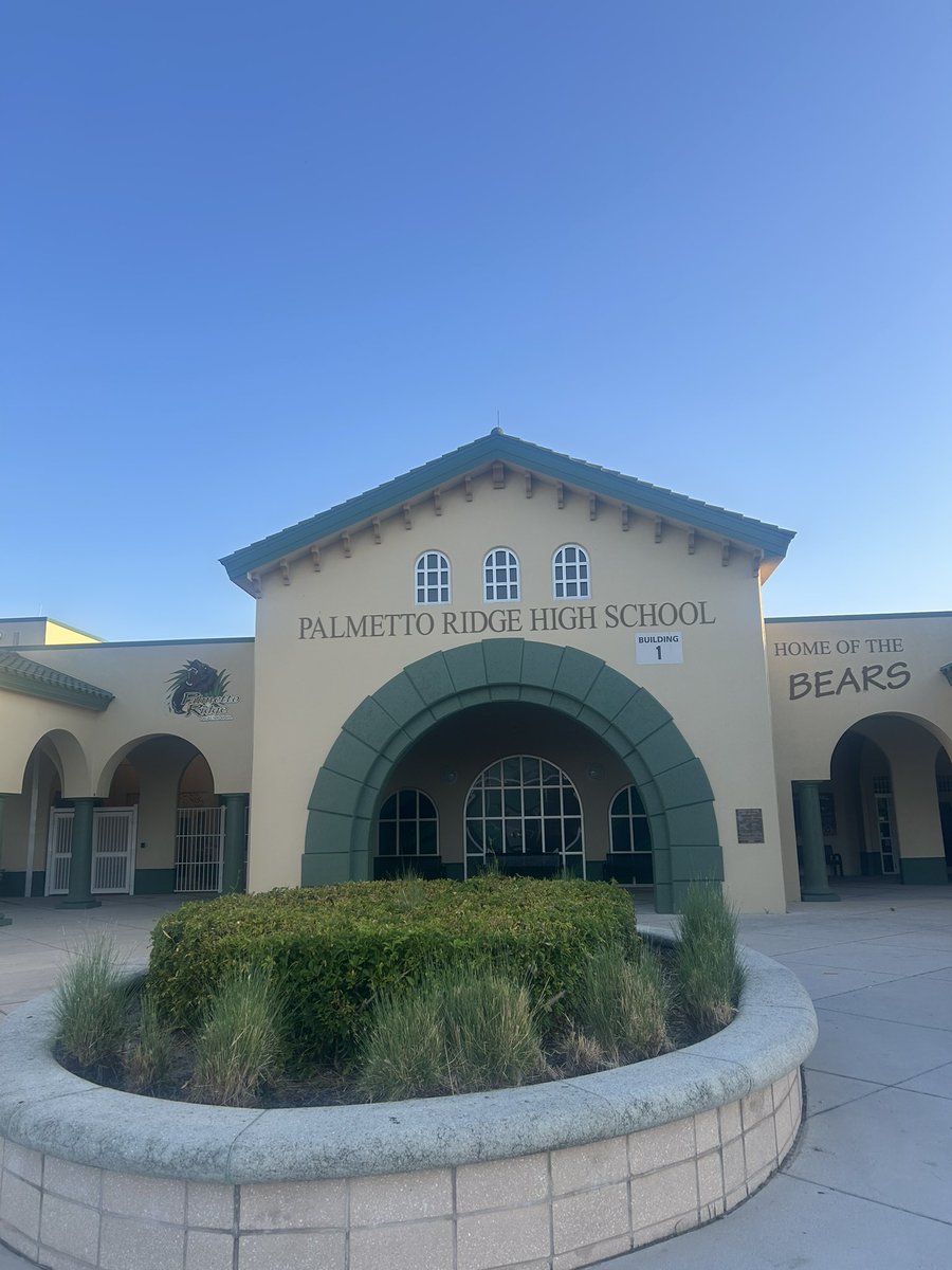 Back outside on the road looking for Future Hatters!!! Appreciate Coach Yates for welcoming  me with open arms. Excited for what you guys got in stores. #SUitUP #GreenWave