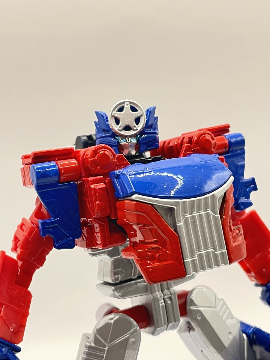 morton3821's tweet image. ブンドリオ・プライム
サイバトロンを救いタイヤ!
ミニプラのブンブンジャーロボをコンボイカラーで塗装しました
#ミニプラ #トランスフォーマー
