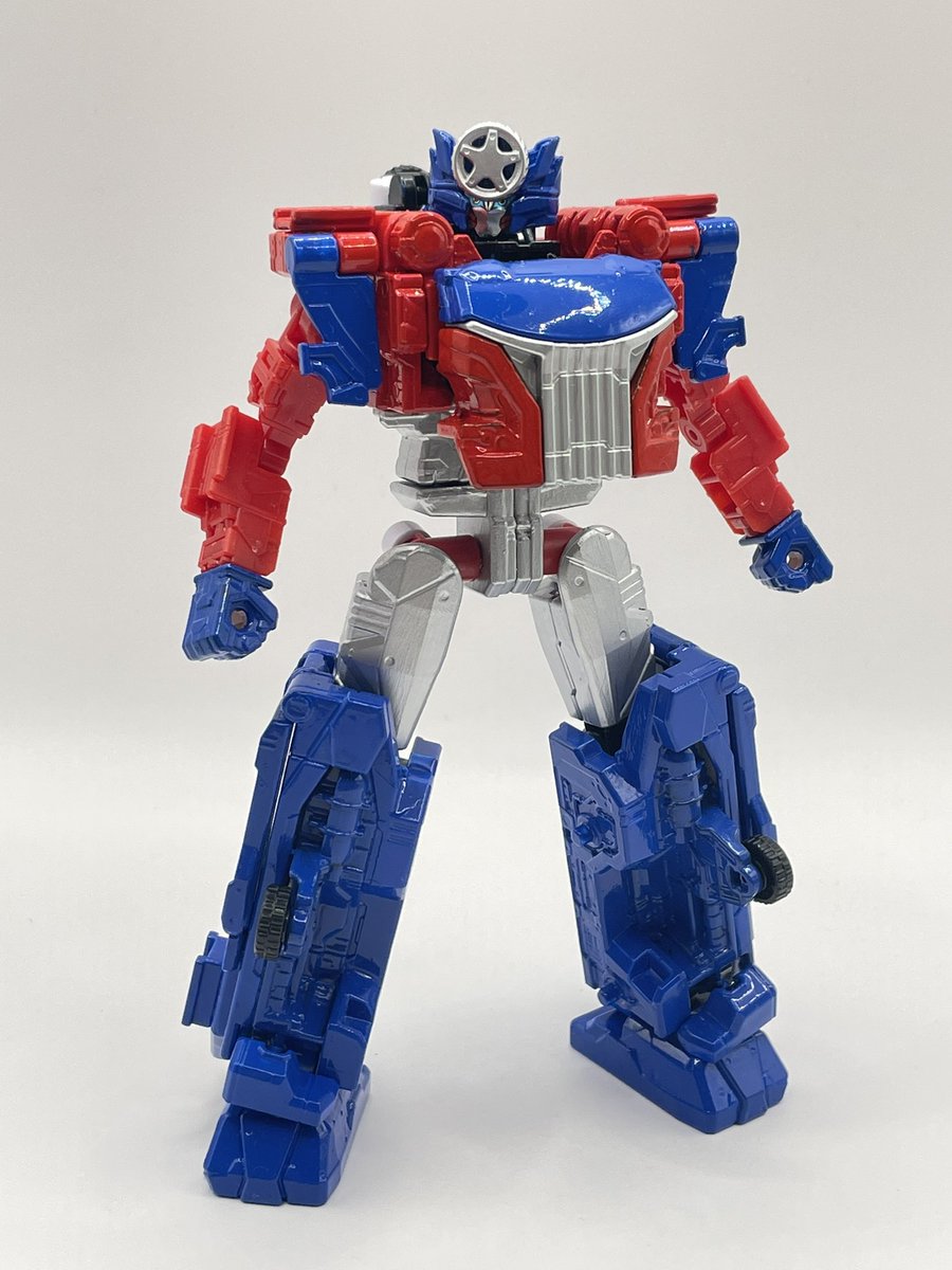 morton3821's tweet image. ブンドリオ・プライム
サイバトロンを救いタイヤ!
ミニプラのブンブンジャーロボをコンボイカラーで塗装しました
#ミニプラ #トランスフォーマー