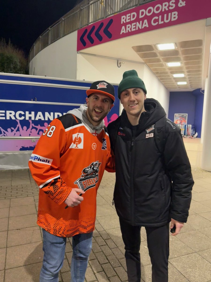 Yes <a href="/domcormier58/">Dominic Cormier</a> 🙌🏼🏒🧡 Glad to have you back in Orange for another 2 years!!