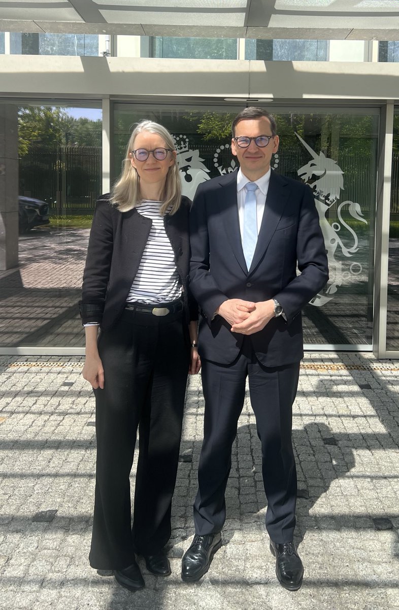 Dziękuję panie Premierze <a href="/MorawieckiM/">Mateusz Morawiecki</a> za ciekawą rozmowę i analizę sytuacji geopolitycznej.