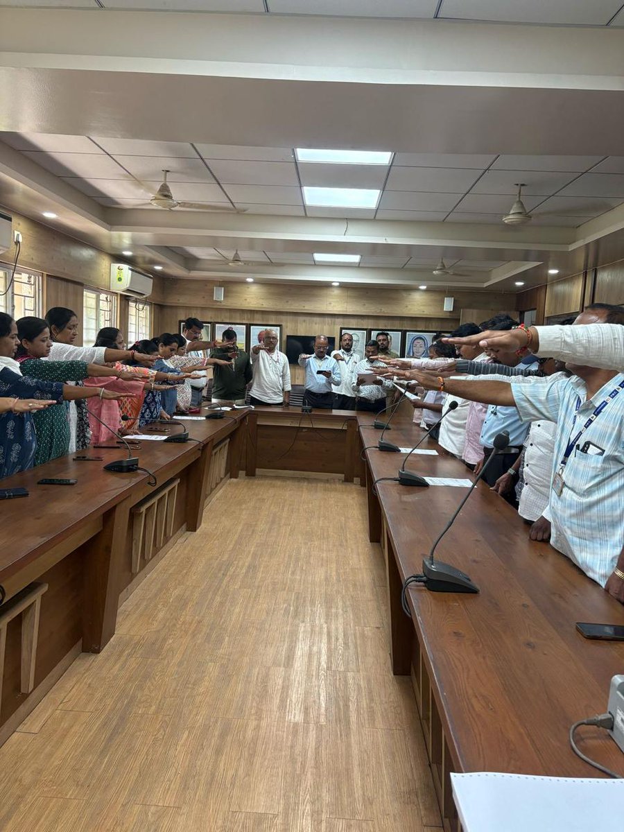 PMCPune's tweet photo. #pmc #pmccare #sevahaqdin #publicservice #citizenfirst #punemunicipalcorporation #transparencyingovernment #cmomaharashtra #pmoindia #devendrafadnavis #सेवा_हक्क_दिन #पुणे_महानगरपालिका #पारदर्शक_शासन https://t.co/cFlwlh8g8r