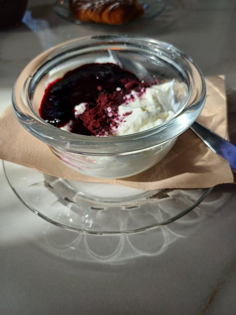 TiinaVisnen10's tweet image. Vapaapäivä alkoi Kirjalan kahvipaahtimon erinomaisella aamupalalla ystävän serassa💙💙