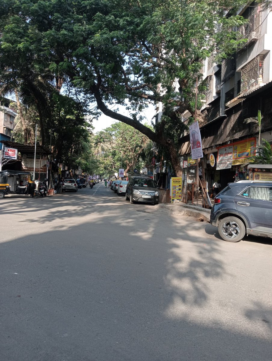 riteshkarkera's tweet image. &quot;Kannanmwar Nagar: Illegal banners by builders/developers defacing public spaces, despite court directives. @MyBMCWardS &amp;amp; @VikhroliPS, action needed! #PublicSpaces #RuleOfLaw&quot;
@CPMumbaiPolice @mybmc 
#Vikhroli #Mumbai #CleanUpNeeded