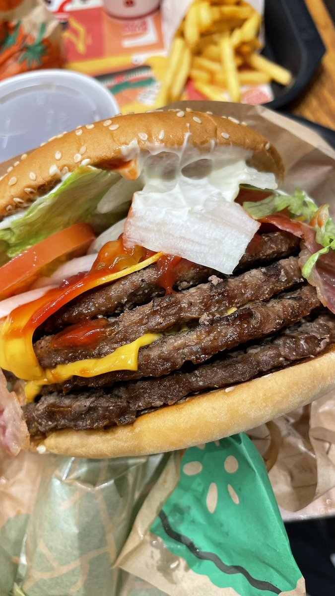 fade_in_outL's tweet photo. ドカ食いから始まる連休 https://t.co/H5AuBBaKMv