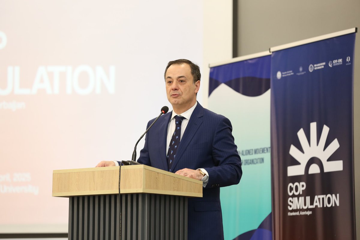 namyouthorg's tweet photo. After the ceremony, guest lecturer Amb. Elshad Iskandarov, Ambassador-at-Large of @AzerbaijanMFA and Senior Adviser to the COP29 Content Team delivered a session on the intersection of #peace and #climate for #sustainable development.

#NAMYO #COPSimulation #Aligned4Nature https://t.co/qtR3WFzS8Z