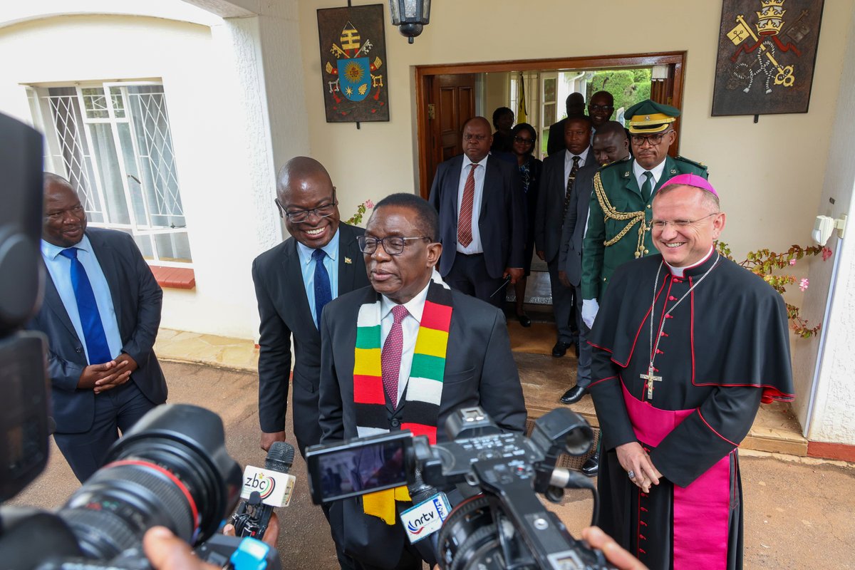 This morning, I signed the book of condolences at the Vatican Embassy following the passing of His Holiness Pope Francis.

We honour his legacy of peace, compassion, and service to humanity. May his soul rest in eternal peace.
#PopeFrancis #Condolences #Zimbabwe