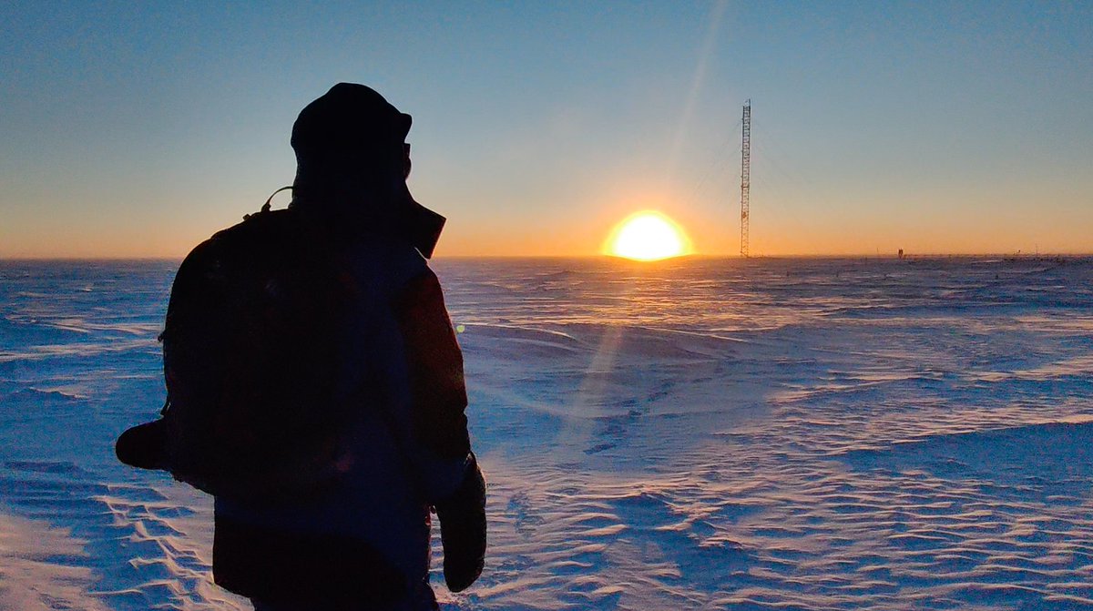 #WinteroverAtWork... cartoline dall'#Antartide

#Concordia #italiantartide #dc21 #vivilaspedizione
<a href="/CNRsocial_/">CNR Consiglio Nazionale delle Ricerche</a> <a href="/ENEAOfficial/">ENEA</a> <a href="/OGS_IT/">OGS</a> 
Immagine di <a href="/Geel_97/">Erik Geletti</a>