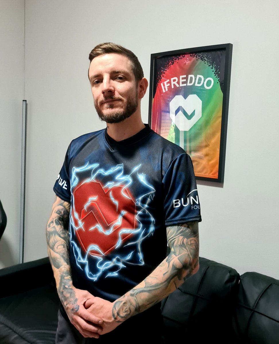 A special thanks to all the community, to my Clan and to all the friends who support us and the #BungieFoundation 
Today I received my jersey from the #Game2Give
More and more Proud to be a #lightkeepers 
Thank's to <a href="/BungieLove/">Bungie Foundation</a> for this incredible gift. 
<a href="/tiltify/">Tiltify</a> #Destiny2Creator