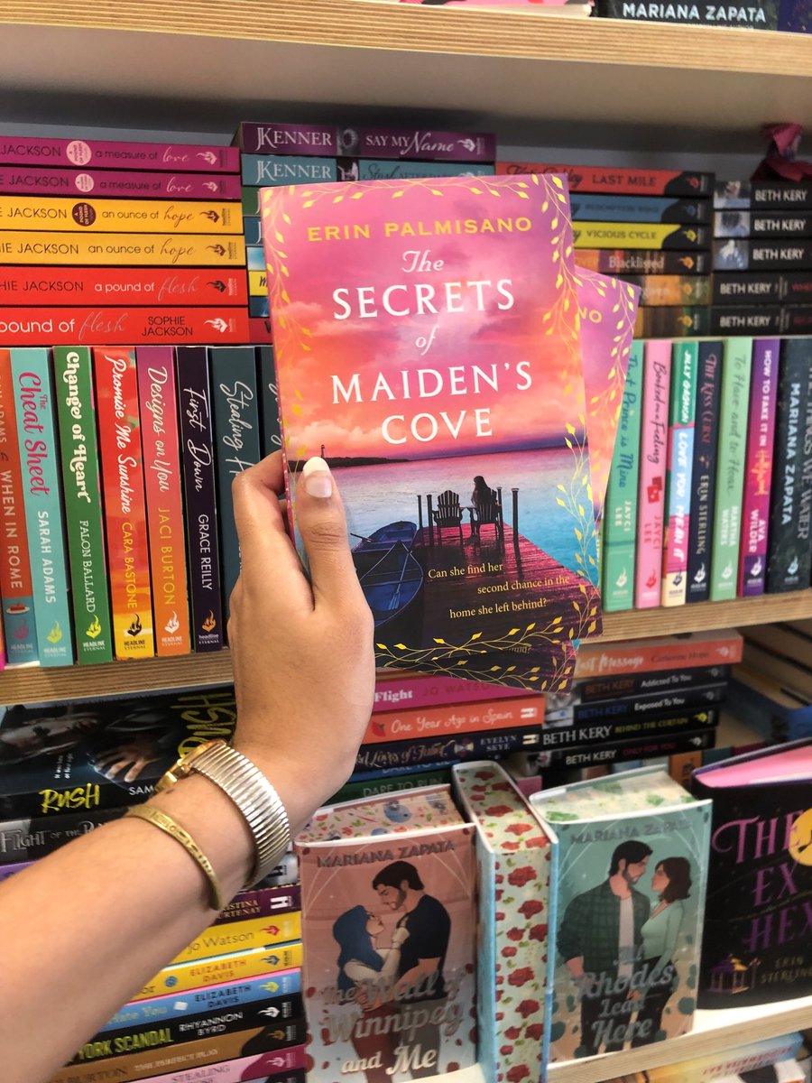 Headline Accent (@headlineaccent) on Twitter photo ⭐ gorgeous finished copy alert ⭐
The Secrets of Maiden's Cove by <a href="/palmisano_erin/">Erin Palmisano</a> is the magically escapist tale about second chances, hope, love, forgiveness and family ❤️
Paperback is out May 13th!
Order now: geni.us/secretsofmaide… ⭐ gorgeous finished copy alert ⭐
The Secrets of Maiden's Cove by <a href="/palmisano_erin/">Erin Palmisano</a> is the magically escapist tale about second chances, hope, love, forgiveness and family ❤️
Paperback is out May 13th!
Order now: geni.us/secretsofmaide…