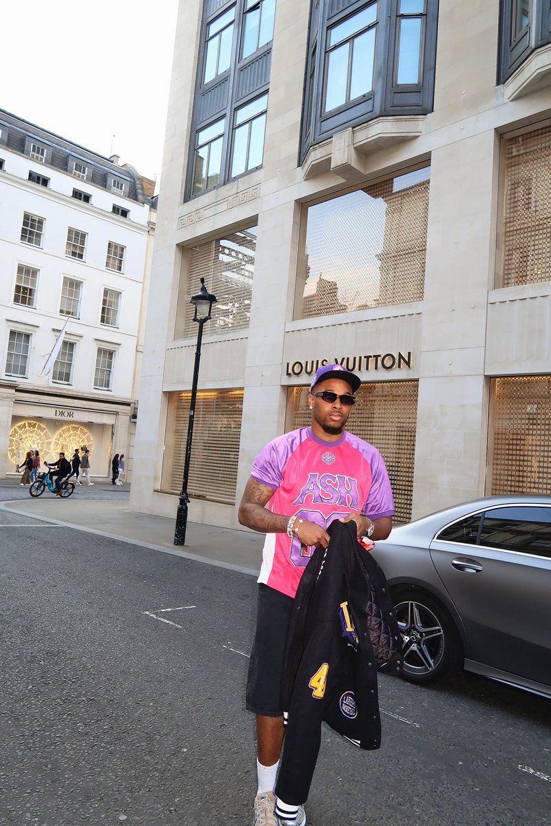 sheggzolu's tweet photo. Super excited to be joining Ashluxe and Ashluxury as brand ambassador. 2 companies that I love dearly! So many exciting things coming out of these partnerships and honestly, there’s no magic trick to the success. It’s just God and his grace! Let’s get ittt 🔥🔥 https://t.co/lyVUKtQvK7