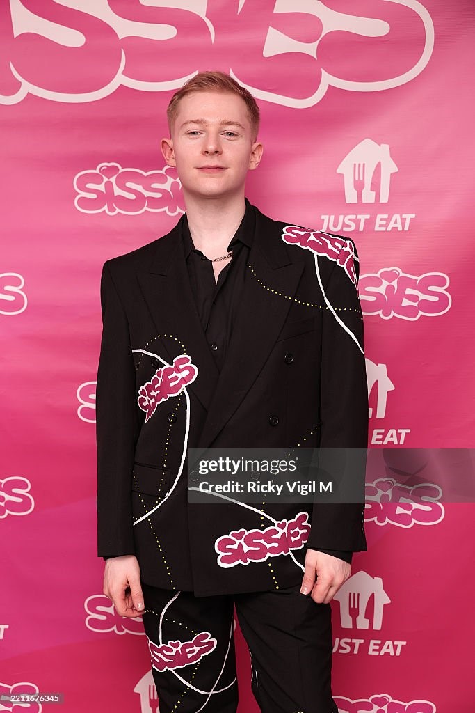 Former Acland Burghley student &amp; <a href="/Gaydio/">Gaydio</a> Presenter Nick McCluskey has founded the UK’s biggest LGBTQ+ pool party! The event will take place this Summer &amp; a portion of the profits will go to Stonewall Housing. We love to hear Alumni stories.
<a href="/nickmcclusk/">Nick McCluskey</a> <a href="/RadioToday/">RadioToday UK</a> #AlumniMonday