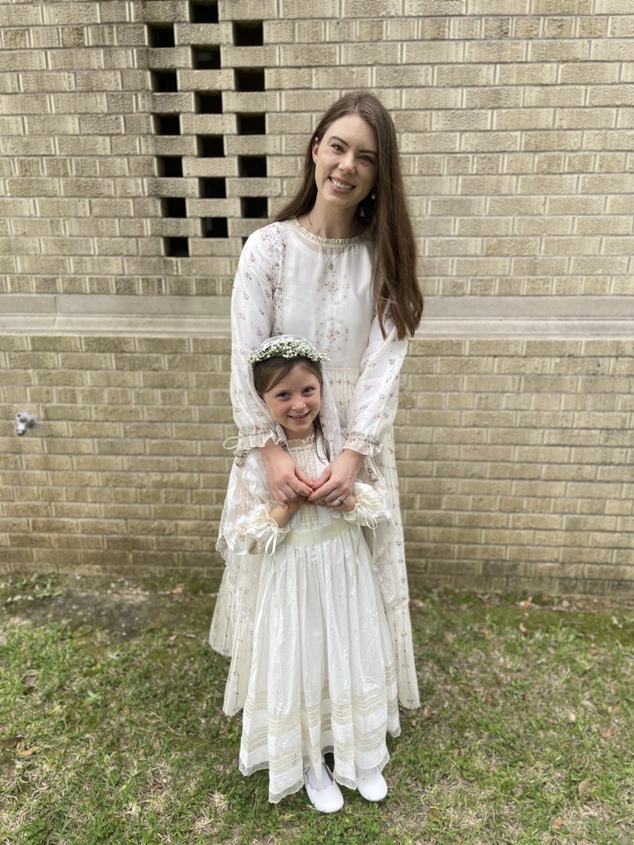 corjesupress's tweet image. We had a wonderful Easter over here. My daughter received her first holy communion and then we were able to stay at Our Lady of Clear Creek Monastery for the week. Hope ya'll had a blessed Easter octave.