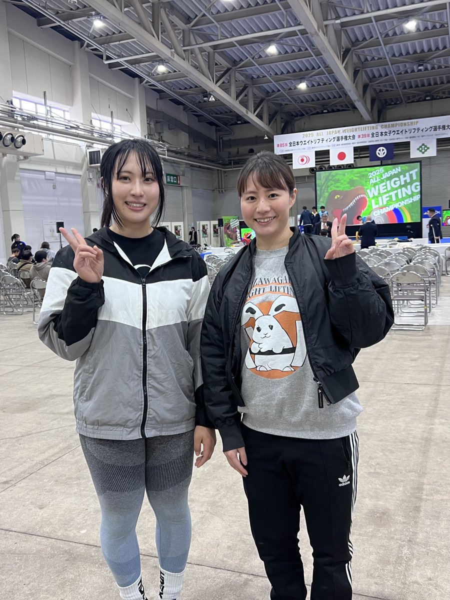 nomupowerlifter's tweet photo. 全日本ウエイトリフティング選手権🦖
運営スタッフとして参加させていただきました💻
ウエイトリフターの皆さんの温かさに触れた1週間、いろんな人とお会いできて嬉しかったです🥰

オリンピアンの皆さんと📸 https://t.co/d46DTIM7It