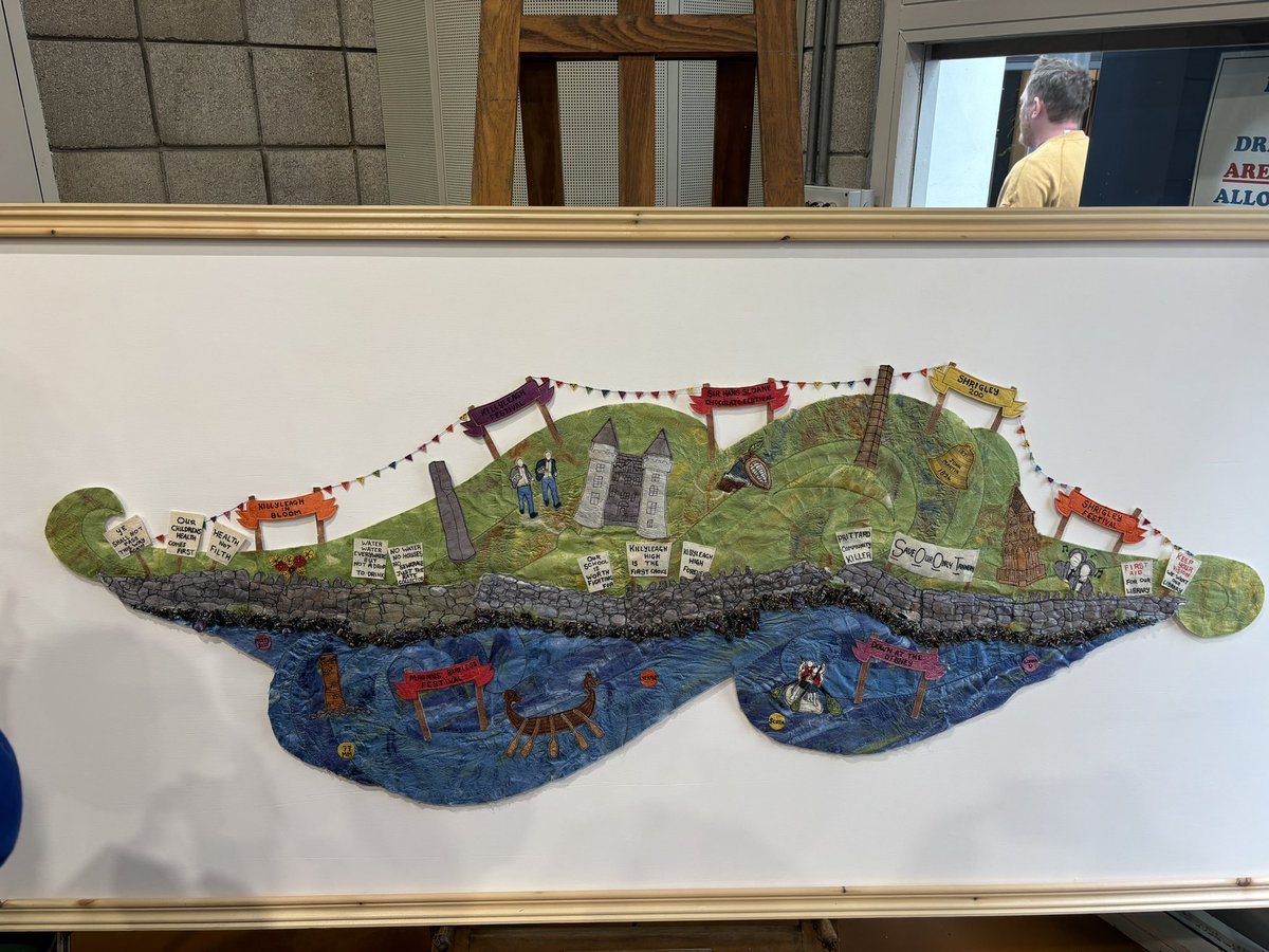 Willpolland1's tweet photo. Delighted to drop in to the #Killyleagh Community Connections event yesterday afternoon!

Such an enthusiastic atmosphere for the community- and a privilege to get talking to some amazing organisations, see some beautiful local art work and taste some local delicacies! 🪧🎨🧁 https://t.co/8vM4vE45Vz