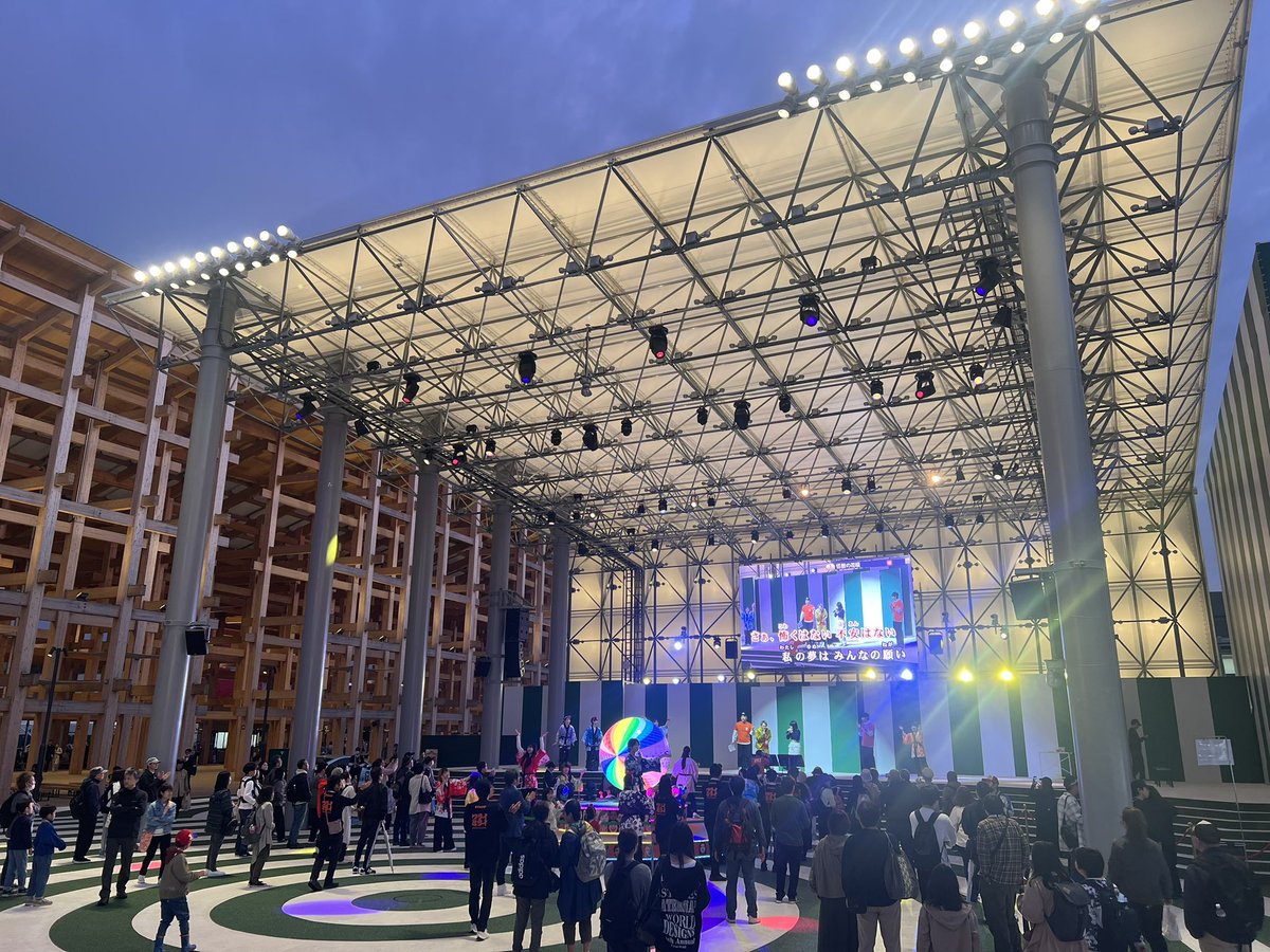 yoshimotoexpo's tweet image. /
よしもとwaraii myraii館
🏮盆踊りのアシタ🏮
\
アシタ広場で行われた『盆踊りのアシタ』
雨もあがりお子様から大人まで🌈
たくさんの方々にご参加いだだきました☺️
MCは #span! #祇園 のお二人でした✌️
#盆踊りのアシタ は毎日開催予定です🗓️…