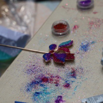 Capturing Spring’s Poetry! 📸🌸 Students #PKUCCME unveiled Yanyuan’s blooms through lenses—vivid petals kissed by dew, soft hues whispering elegance. Each photo marries classical verses with nature’s palette, crafting living scrolls of spring. Dive into this fusion of art &amp;