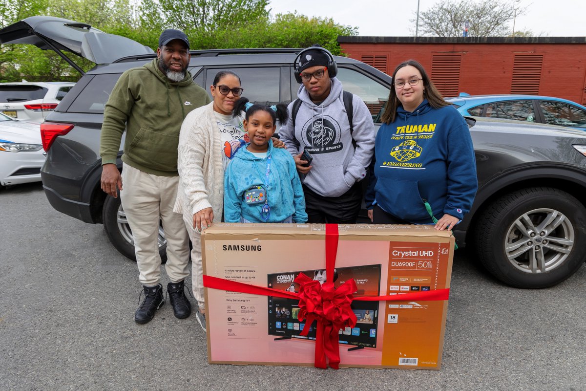 🎉 Congratulations to our School Survey Raffle Winners! 🎉
The families of:
🏆 Teylen Santana – 50” Samsung TV
🎨 Shayanne Patterson – Art &amp; Craft Basket
🎨 Garnet Fletcher – Art &amp; Craft Basket
👕 Joseph Sossah – Truman Gear

💙💛 #TrumanPride