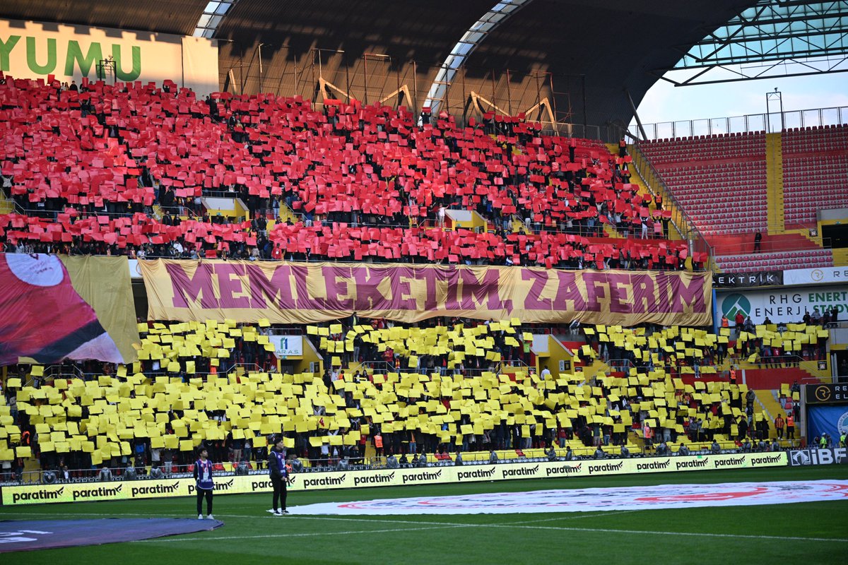 📸 <a href="/solwieenergy/">Solwie Energy</a> ile maçın karesi!

🟡🔴 Kavgam, onurum, cefam, memleketim, zaferim…

#BirlikteGüçlüyüz 
#KYSR | #BellonaKayserispor