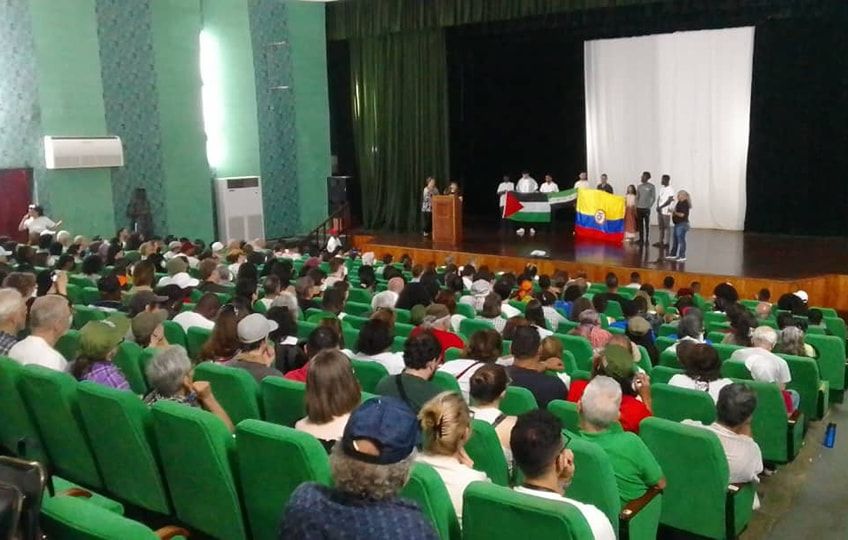 Deiny Esquijarosa Torralba (@de89085deiny) on Twitter photo Los integrantes de la XXVIII brigada #1roDeMayo de solidaridad con 🇨🇺 visitaron la <a href="/elam_oficial/">Escuela Latinoamericana de Medicina</a> y constaron la multiculturalidad y el sentimiento de este Proyecto humano y solidario que forma a profesionales de la #Salud para el mundo. #SaludParaTodos #PorCubaJuntosCreamos Los integrantes de la XXVIII brigada #1roDeMayo de solidaridad con 🇨🇺 visitaron la <a href="/elam_oficial/">Escuela Latinoamericana de Medicina</a> y constaron la multiculturalidad y el sentimiento de este Proyecto humano y solidario que forma a profesionales de la #Salud para el mundo. #SaludParaTodos #PorCubaJuntosCreamos