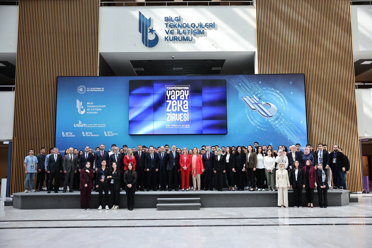 Bugün, Uluslararası Telekomünikasyon Birliği (<a href="/ITU/">Int’l Telecommunication Union</a>) Genel Sekreteri Sn. Doreen Bogdan-Martin (<a href="/ITUSecGen/">Doreen Bogdan-Martin</a>)'i kurumumuzda ağırlamaktan büyük bir memnuniyet duyduk.

BTK Akademi tarafından düzenlenen Telekomünikasyonda Yapay Zekâ Zirvesi’nde, küresel yapay zekâ ekosistemindeki