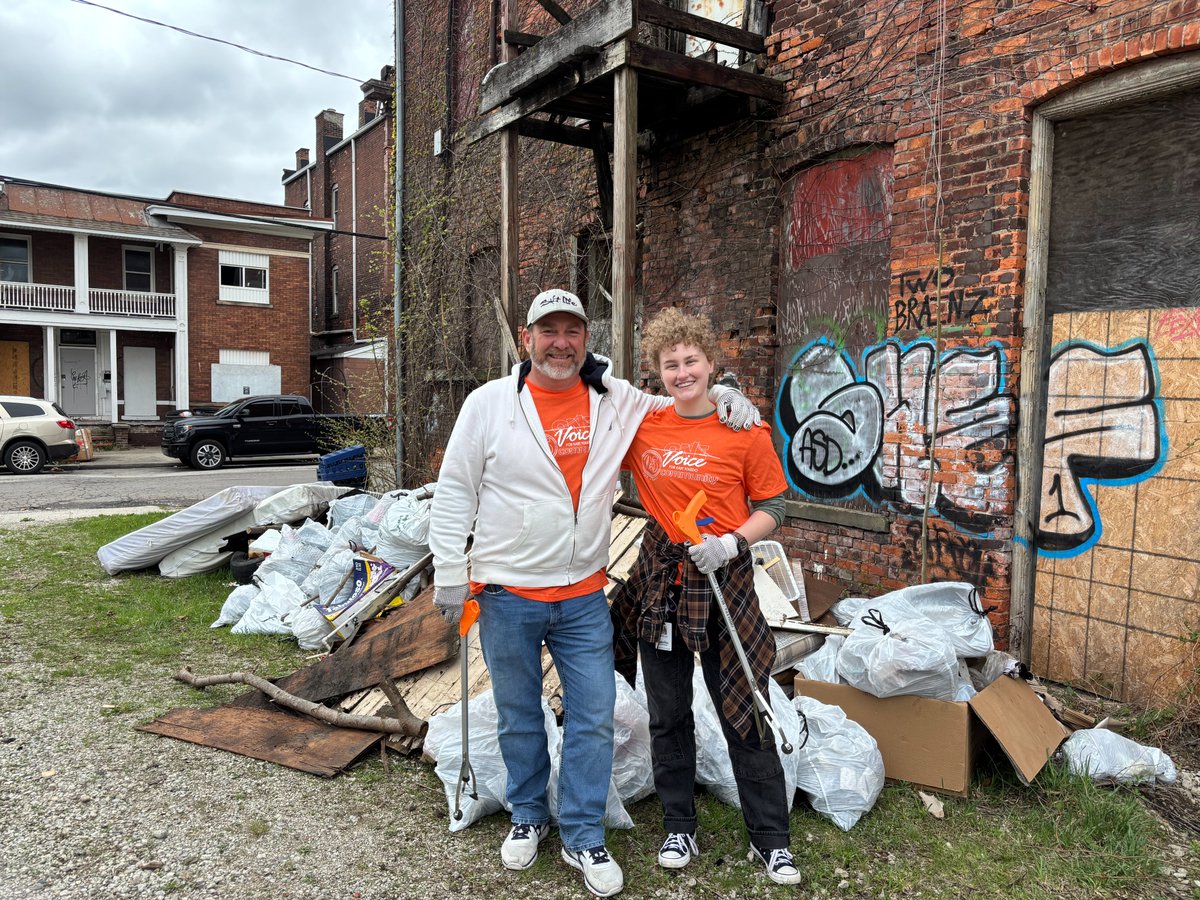 We had a great time with the One Voice for East Toledo team picking up litter and trash in East Toledo's Business District on Saturday! 🗑️ Big thanks to One Voice for East Toledo for organizing the event–it was great to have you!