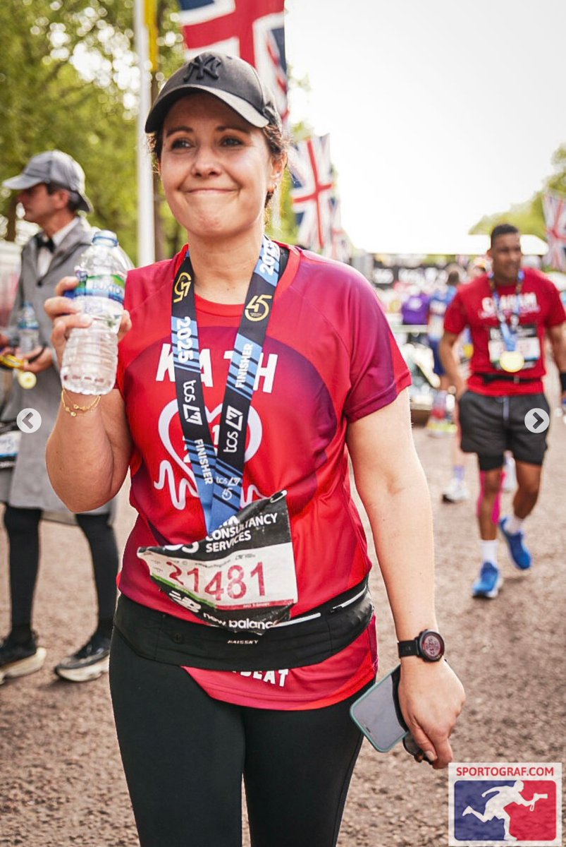 Officially a 2 x London marathon runner/crawler 👊🏻🙌🏻❤️