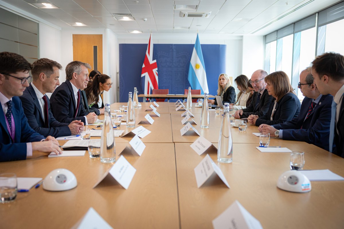 Dan Jarvis MP (@danjarvismbe) on Twitter photo Pleased to welcome Argentina’s Minister of National Security <a href="/PatoBullrich/">Patricia Bullrich</a> to the Home Office today.
We signed an MoU to strengthen cooperation to fight serious organised crime and safeguard the security of both our nations. Pleased to welcome Argentina’s Minister of National Security <a href="/PatoBullrich/">Patricia Bullrich</a> to the Home Office today.
We signed an MoU to strengthen cooperation to fight serious organised crime and safeguard the security of both our nations.