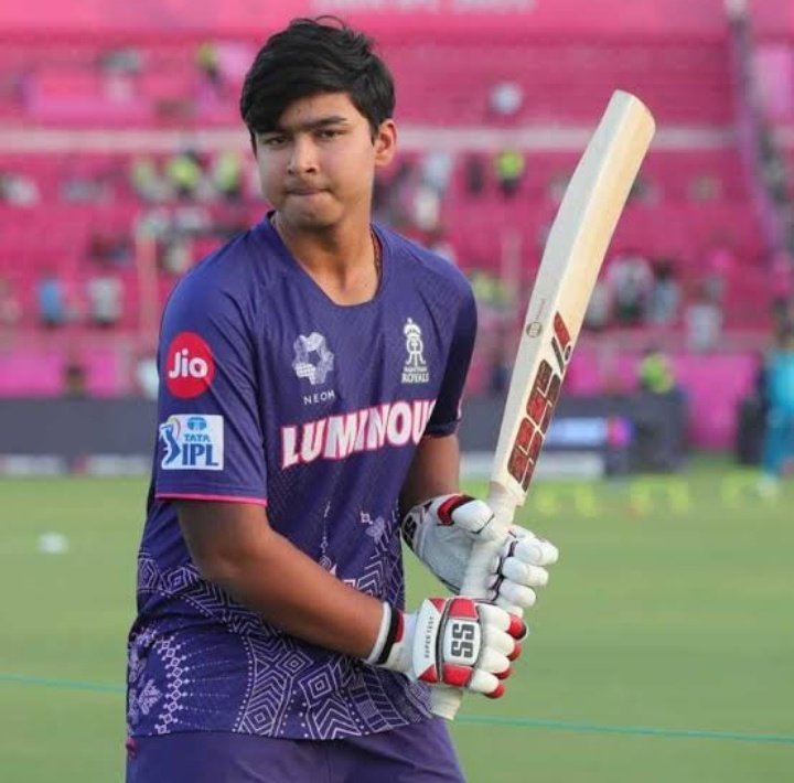 सिर्फ 14 साल के वैभव सूर्यवंशी ने 35 गेंद में शतक ठोक कर इतिहास बना दिया
#IPL #RRvsGT #vaibhavsuryavanshi
