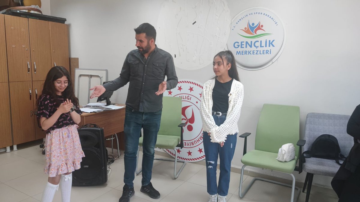 HakkariGM (@gsb_hakkarigm) on Twitter photo #kişiselgelişimatölyesi Tiyatro ve drama eğitimleri devam ediyor 🎭
#merkezimseninlegüzel
@oa_bak <a href="/gencliksporbak/">Gençlik ve Spor Bakanlığı 🇹🇷</a> #kişiselgelişimatölyesi Tiyatro ve drama eğitimleri devam ediyor 🎭
#merkezimseninlegüzel
@oa_bak <a href="/gencliksporbak/">Gençlik ve Spor Bakanlığı 🇹🇷</a>