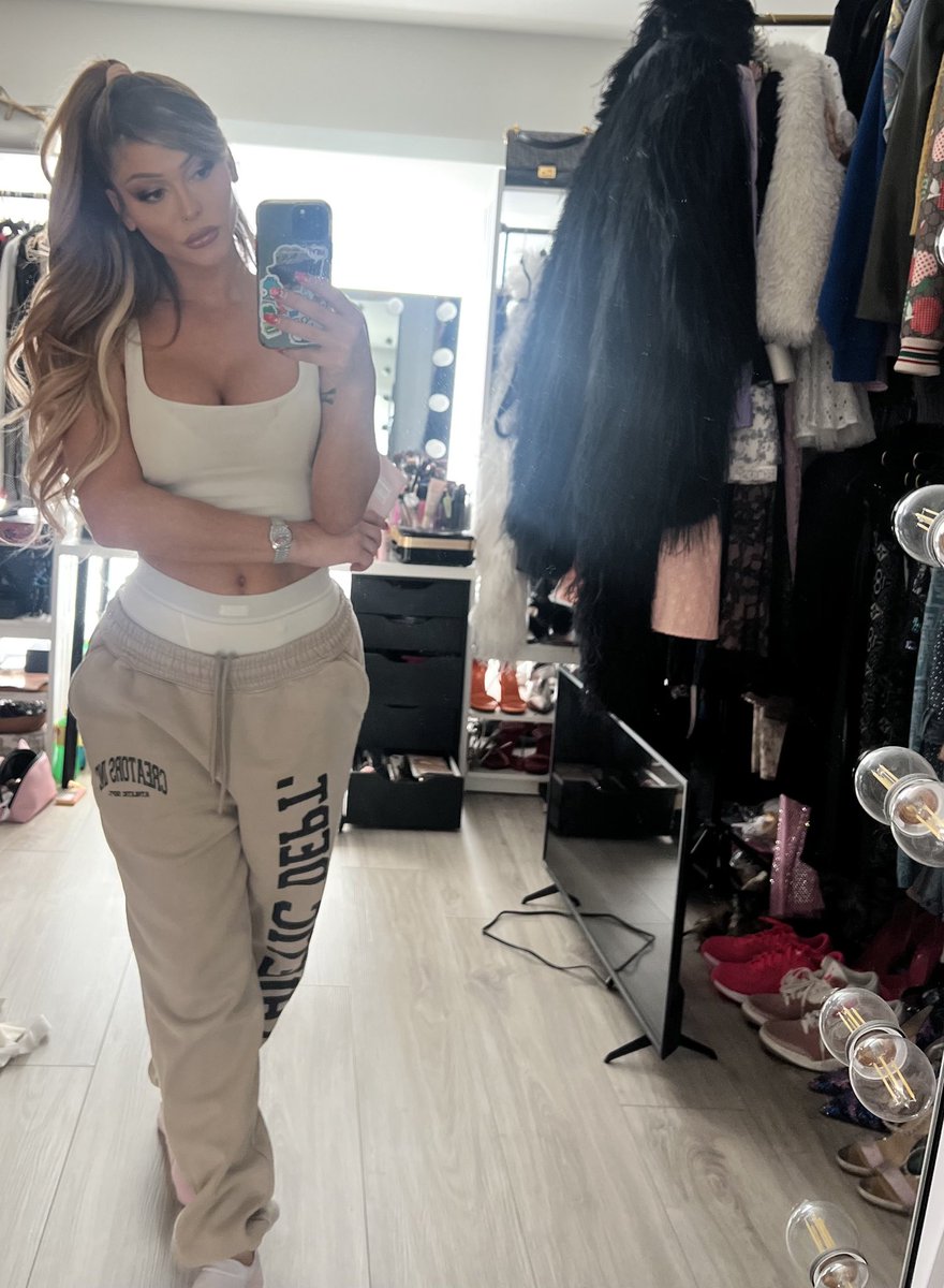Waiting for you over here like…

bit.ly/DominoPresleyOF