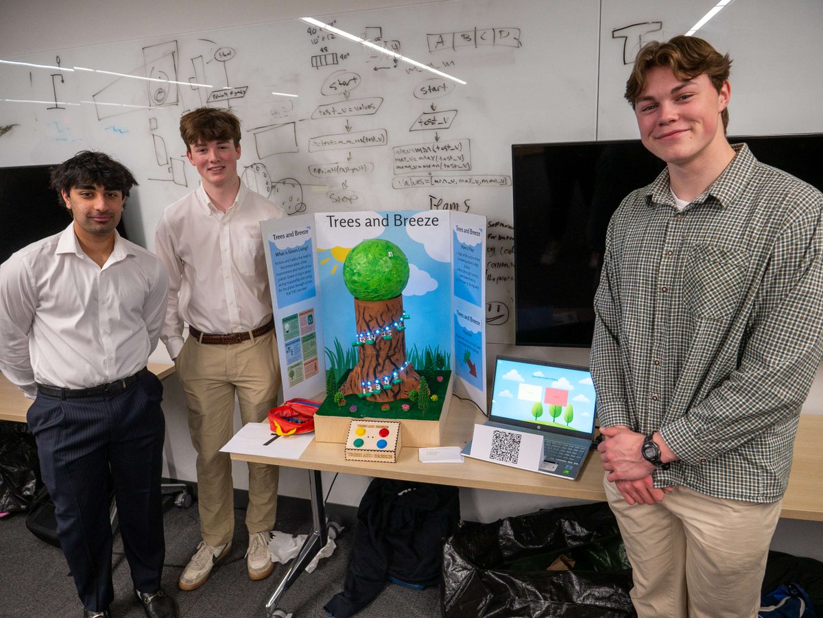 NortheasternCOE's tweet image. Culminating their year-long Cornerstone of Engineering coursework, first-year engineering students showcased their innovative engineering team projects at the First-Year Engineering Expo. 

Photo album: flic.kr/s/aHBqjCbTnQ
#northeasternuniversity #nucoe #engineeringinaction