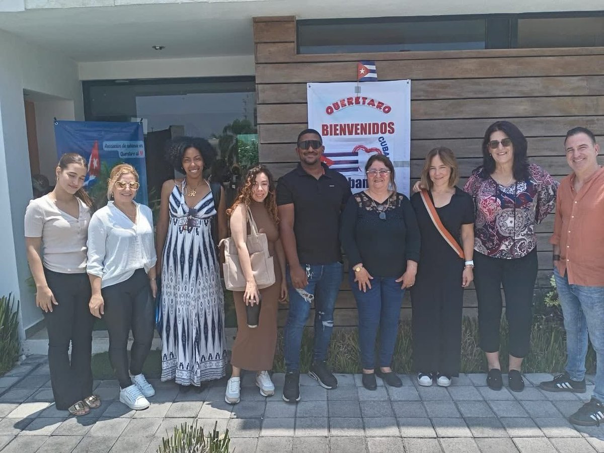 Marcos Rodríguez Costa (@marcosrguezc) on Twitter photo Durante el primer consulado itinerante, en Querétaro, <a href="/ConsulCubaMex/">Sección Consular de Cuba en Ciudad de México</a> brindó servicios a nuestros connacionales:
🛂33 solicitudes de pasaportes
📄20 inscripciones consulares
✍️6 poderes notariales
📩2 solicitudes de documentos
Profundizaremos la atención y relación #JuntosXCuba Durante el primer consulado itinerante, en Querétaro, <a href="/ConsulCubaMex/">Sección Consular de Cuba en Ciudad de México</a> brindó servicios a nuestros connacionales:
🛂33 solicitudes de pasaportes
📄20 inscripciones consulares
✍️6 poderes notariales
📩2 solicitudes de documentos
Profundizaremos la atención y relación #JuntosXCuba