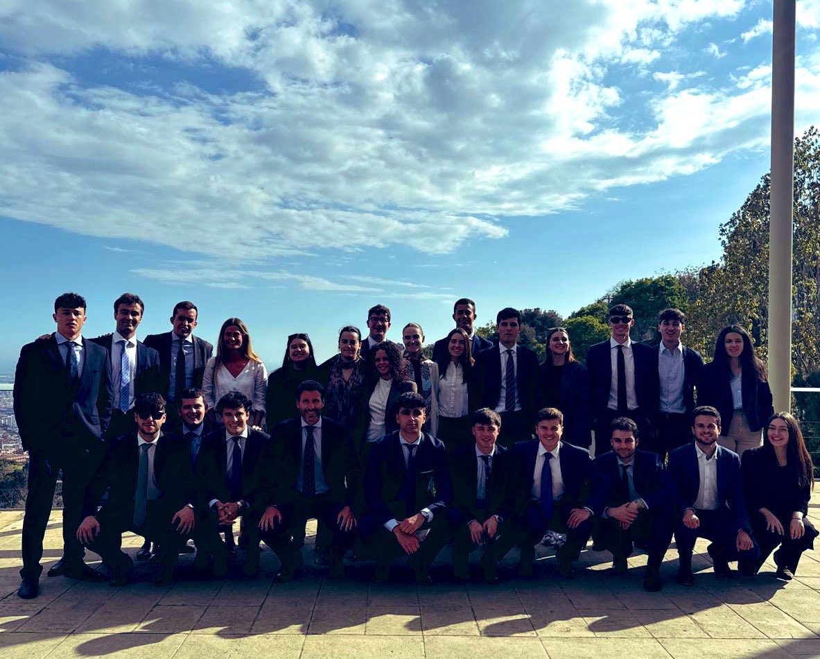 Gorka de Beristain (@beristaingorka) on Twitter photo Hoy nuestros ikaslez del MUAAP <a href="/icabizkaia/">Ilustre Colegio de la Abogacía de Bizkaia</a> <a href="/DerechoDeusto/">Deusto Derecho</a> han celebrado en Barcelona simulaciones de juicio en la <a href="/Esc_Judicial/">Escuela Judicial</a>.
Zorionak, lan bikaina!
Eskerrik asko <a href="/lfolch31/">Laia</a>
<a href="/EPJicabizkaia/">Escuela de práctica jurídica del ICA Bizkaia</a>
#formaciónEPJ #MUAA Hoy nuestros ikaslez del MUAAP <a href="/icabizkaia/">Ilustre Colegio de la Abogacía de Bizkaia</a> <a href="/DerechoDeusto/">Deusto Derecho</a> han celebrado en Barcelona simulaciones de juicio en la <a href="/Esc_Judicial/">Escuela Judicial</a>.
Zorionak, lan bikaina!
Eskerrik asko <a href="/lfolch31/">Laia</a>
<a href="/EPJicabizkaia/">Escuela de práctica jurídica del ICA Bizkaia</a>
#formaciónEPJ #MUAA