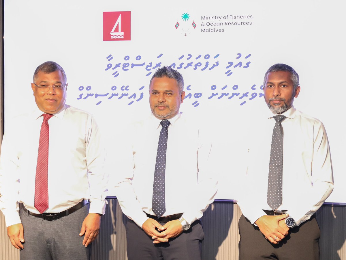 Bodu Kanneli Masveringe union- BKMU (@fishermensunion) on Twitter photo ދައުލަތް ދަންނަބަޔަކަށް މަސްވެރިން ހެދުމަށްޓަކައި ބީ.އެމް.އެލްއާއި ފިޝަރީޒް މިނިސްޓްރީއާއިއެކު އެމް.އޯ.ޔޫ އެއްގައި ސޮއި ކުރުމަކީ ލިބުނު ވަރަށް ބޮޑު ކުރިއެރުމެއް! އުއްމީދަކީ އެންމެހާ މަސްވެރިންނަށް ލާބަޔާއި މަންފާ ލިބޭނެގޮތަށް ތަންފީޒު ވެގެން ދިއުން! <a href="/bankofmaldives/">Bank of Maldives</a> <a href="/MFORmv/">Ministry of Fisheries and Ocean Resources</a> ދައުލަތް ދަންނަބަޔަކަށް މަސްވެރިން ހެދުމަށްޓަކައި ބީ.އެމް.އެލްއާއި ފިޝަރީޒް މިނިސްޓްރީއާއިއެކު އެމް.އޯ.ޔޫ އެއްގައި ސޮއި ކުރުމަކީ ލިބުނު ވަރަށް ބޮޑު ކުރިއެރުމެއް! އުއްމީދަކީ އެންމެހާ މަސްވެރިންނަށް ލާބަޔާއި މަންފާ ލިބޭނެގޮތަށް ތަންފީޒު ވެގެން ދިއުން! <a href="/bankofmaldives/">Bank of Maldives</a> <a href="/MFORmv/">Ministry of Fisheries and Ocean Resources</a>