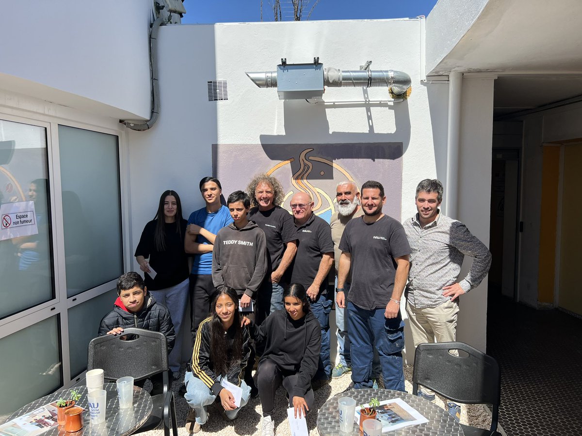 Kenny Bertonazzi (@kbertonazzi) on Twitter photo Super travail collectif entre les jeunes du quartier et les agents de la Ville de Pau pour offrir une belle terrasse au café associatif du Centre Social du Hameau dans le cadre d’un Atelier Jeunes! Bravo à tous ! ☕️☀️<a href="/Ville_Pau/">Pau, Capitale Humaine</a> Super travail collectif entre les jeunes du quartier et les agents de la Ville de Pau pour offrir une belle terrasse au café associatif du Centre Social du Hameau dans le cadre d’un Atelier Jeunes! Bravo à tous ! ☕️☀️<a href="/Ville_Pau/">Pau, Capitale Humaine</a>
