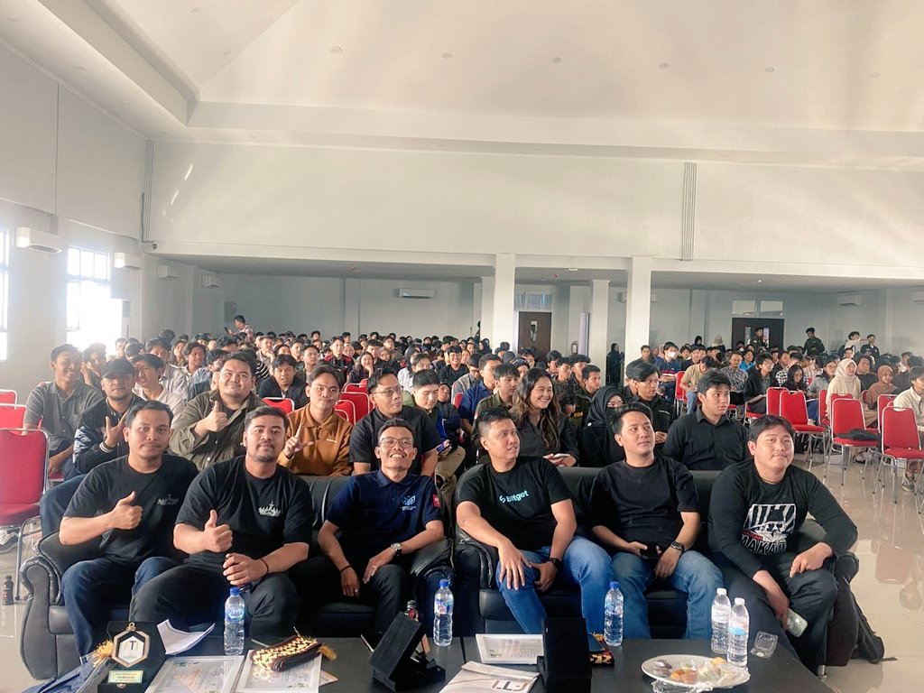 R I Z A L (@safrizalreal) on Twitter photo Meet up with my community <a href="/CuanDailys/">cuandailys.eth (🌸, 🌿)🛸(💙,🧡)🐐🛡🧡 (✸,✸)</a>, team from <a href="/Crypto_Lampung/">Crypto Lampung</a>, also with <a href="/Autosultan_team/">AutoSultan Official 🇮🇩⛺</a> we are discuss about testnet project from <a href="/0xSoulProtocol/">Soul Labs</a>.
This is awesome meet up, more than our expect. We are on fire 🔥🔥🔥🚀 Meet up with my community <a href="/CuanDailys/">cuandailys.eth (🌸, 🌿)🛸(💙,🧡)🐐🛡🧡 (✸,✸)</a>, team from <a href="/Crypto_Lampung/">Crypto Lampung</a>, also with <a href="/Autosultan_team/">AutoSultan Official 🇮🇩⛺</a> we are discuss about testnet project from <a href="/0xSoulProtocol/">Soul Labs</a>.
This is awesome meet up, more than our expect. We are on fire 🔥🔥🔥🚀