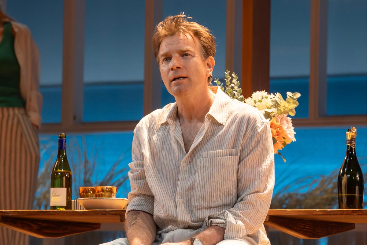Exclusive: My Master Builder with Ewan McGregor releases West End production photos whatsonstage.com/news/my-master…