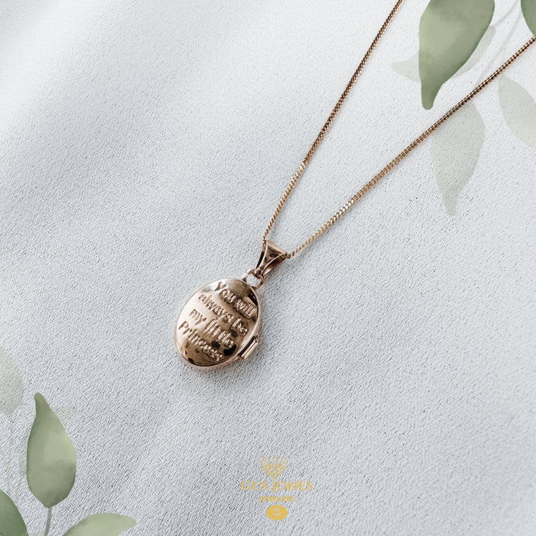 Gus_Jones's tweet image. Second Hand 9ct Gold Children's Locket available at our #Blackwood store ⭐️

#secondhand #secondhandjewellery #9ctgold #yellowgold #locket #littleprincess #crown #princess #childrensjewellery #goldjewellery #trending #jewellery #shoplocal #localjewellers #gusjonesjewellers