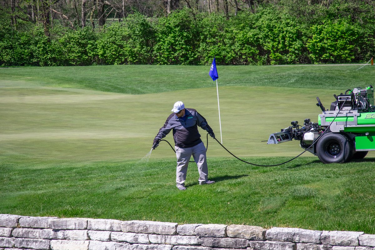 The SGXL gives you superior control over all sorts of terrain around your golf course.
