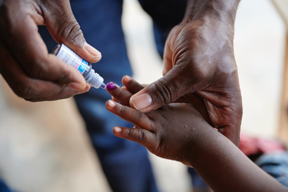 UNICEF Office to the African Union & ECA (@unicef_auoffice) on Twitter photo A dose of good news! <a href="/UNICEF/">UNICEF</a> & <a href="/AfricaCDC/">Africa CDC</a> making strides in boosting immunisation demand! A multi-year BeSD survey in 9 countries -data driven decisions, vaccine supply - cold chain monitoring in 14 countries & last mile delivery in  8 countries. #AfricaVaccinationWeek A dose of good news! <a href="/UNICEF/">UNICEF</a> & <a href="/AfricaCDC/">Africa CDC</a> making strides in boosting immunisation demand! A multi-year BeSD survey in 9 countries -data driven decisions, vaccine supply - cold chain monitoring in 14 countries & last mile delivery in  8 countries. #AfricaVaccinationWeek