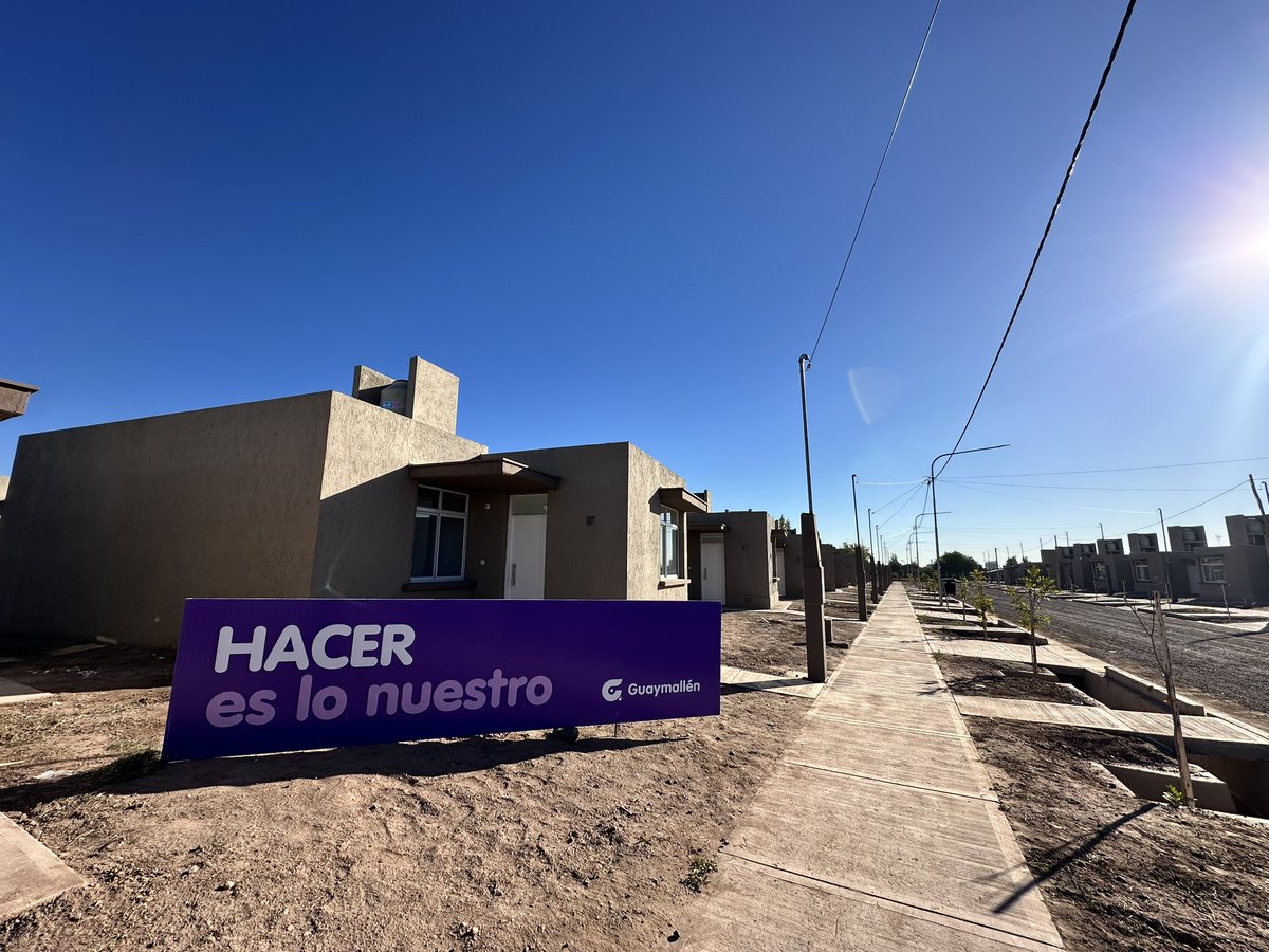 84 familias de Guaymallén hoy están cumpliendo el sueño de tener su casa 🏡 propia 👏🏼 sin dudas #HacerEsLoNuestro <a href="/MuniGuaymallen/">Guaymallén</a> <a href="/MendozaGobierno/">Mendoza Gobierno</a>