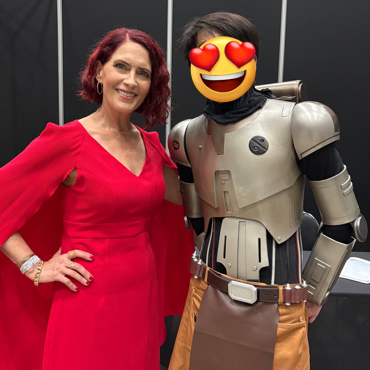 redshoesarecool's tweet photo. #SpaceMom https://t.co/1CRDR1aCt5