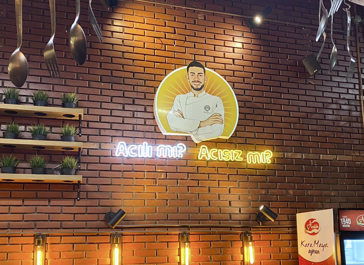 intrustweeat's tweet photo. Geçtiğimiz hafta İzmir'den İstanbul'a gelen çok özel misafirlerim vardı, kendileri sıkı birer Master Chef Türkiye izleyicisi olduğundan Ayaz Geçer'in kurduğu Kanatçı Ayaz'a gitmek istediler. 

Devamını için bloga bekleriz:

https://t.co/D9c7ENpKiw https://t.co/vC3NWNYLjY