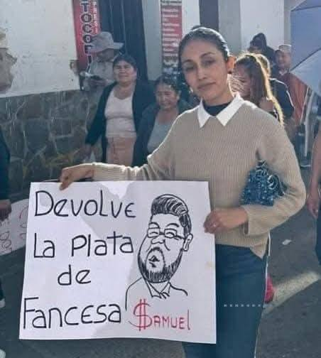 FranJustFarell's tweet photo. #Botija K'encha devolvé lo que le robaste a Bolivia.
Botija además de #Fansesa también tiene que devolver #Soboce y responder por la quiebra del Banco del Estado; él se autoprestó dinero para "comprarse" esas empresas y nunca devolvió. https://t.co/Qczjt6ipxX
