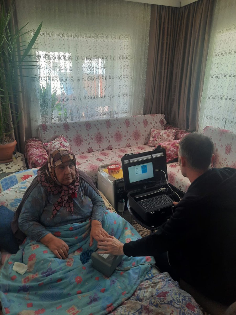 Altındağ İlçe Nüfus Müdürlüğü (@altnufus) on Twitter photo ''Adreste Nüfus Hizmeti'' kapsamında Nüfus Müdürlüğümüze gelemeyen değerli 1⃣ büyüğümüzün kimlik başvurusunu adresinde aldık.
#HayatınızınHerAnında
<a href="/edizsurucu/">Ediz Sürücü 🇹🇷🇹🇷🇹🇷</a>
<a href="/ankara_il/">Ankara İl Nüfus ve Vatandaşlık Müdürlüğü</a>
<a href="/MustafaGungorlu/">Mustafa GÜNGÖRLÜ</a>
<a href="/cumaliatilla23/">Cumali Atilla</a>
<a href="/drltsc/">@duralitasci</a> ''Adreste Nüfus Hizmeti'' kapsamında Nüfus Müdürlüğümüze gelemeyen değerli 1⃣ büyüğümüzün kimlik başvurusunu adresinde aldık.
#HayatınızınHerAnında
<a href="/edizsurucu/">Ediz Sürücü 🇹🇷🇹🇷🇹🇷</a>
<a href="/ankara_il/">Ankara İl Nüfus ve Vatandaşlık Müdürlüğü</a>
<a href="/MustafaGungorlu/">Mustafa GÜNGÖRLÜ</a>
<a href="/cumaliatilla23/">Cumali Atilla</a>
<a href="/drltsc/">@duralitasci</a>