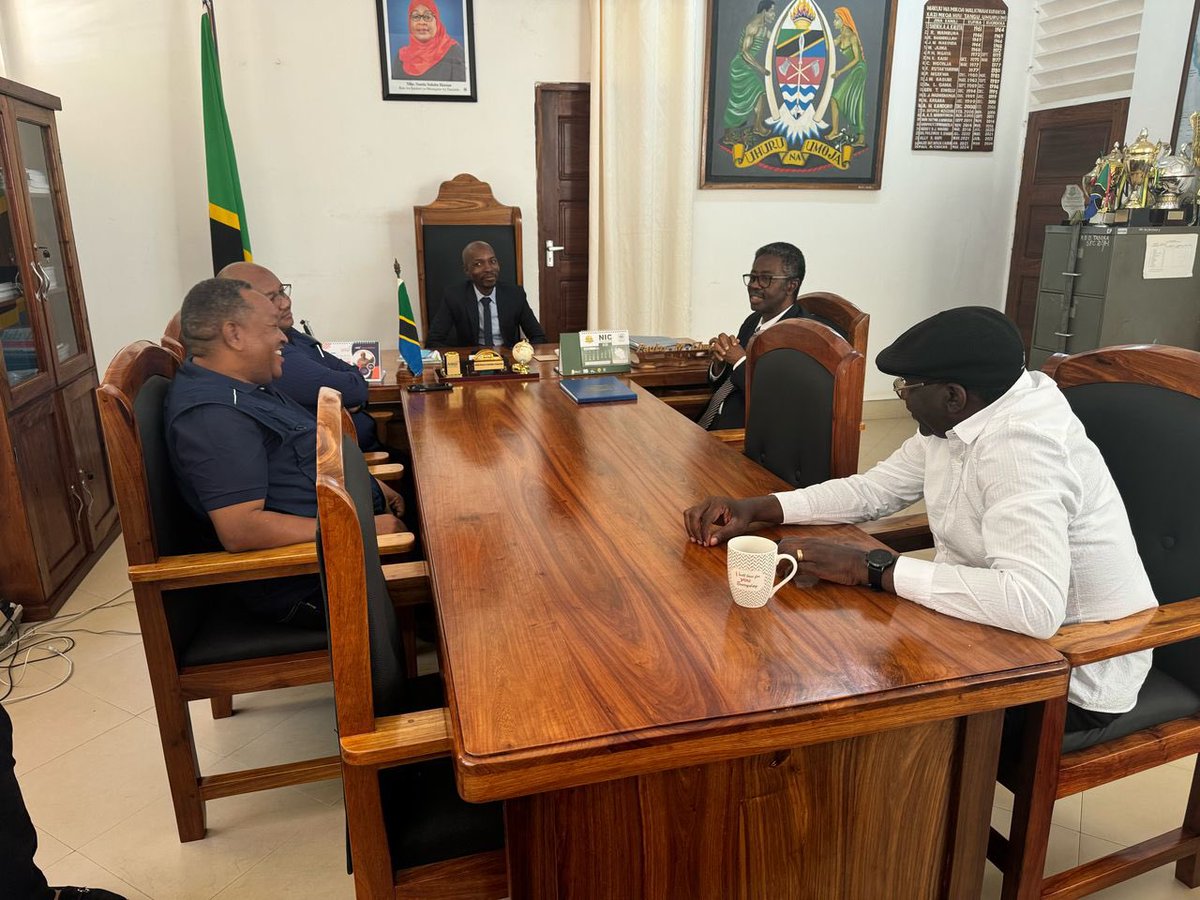 WHO Tanzania (@who_tanzania) on Twitter photo Tanzania is commemorating #AfricaVaccinationWeek in full force this week!
Ahead of the commemoration in Tabora 🇹🇿<a href="/WHO/">World Health Organization (WHO)</a> and partners paid a courtesy call on the Minister of Health <a href="/wizara_afyatz/">Wizara ya Afya Tanzania 🇹🇿</a>,
to discuss the vital role of vaccines and explore further collaboration to protect Tanzania is commemorating #AfricaVaccinationWeek in full force this week!
Ahead of the commemoration in Tabora 🇹🇿<a href="/WHO/">World Health Organization (WHO)</a> and partners paid a courtesy call on the Minister of Health <a href="/wizara_afyatz/">Wizara ya Afya Tanzania 🇹🇿</a>,
to discuss the vital role of vaccines and explore further collaboration to protect
