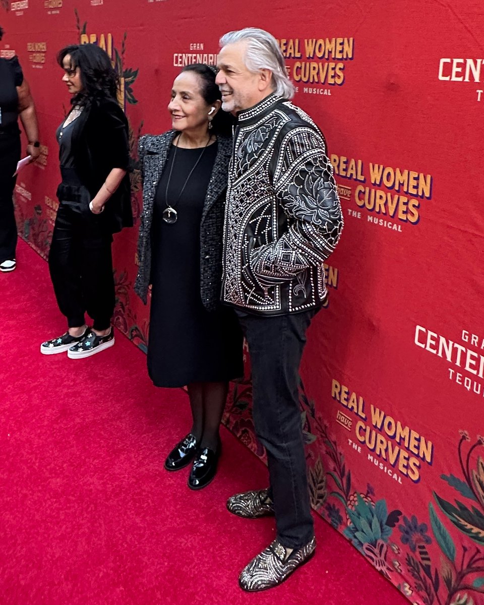 What a spectacular Opening Night of "Real Women Have Curves" with my family and so many friends! This powerful show celebrates our Latino community with so much heart and authenticity. <a href="/SergioATrujillo/">Sergio Trujillo</a>'s brilliant direction brings these characters to life in ways that made us