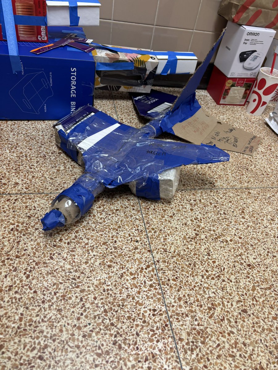 Ss had a blast on Upcycling day, turning old materials into exciting new creations! ♻️ <a href="/RobertHunterES/">Robert Hunter</a>